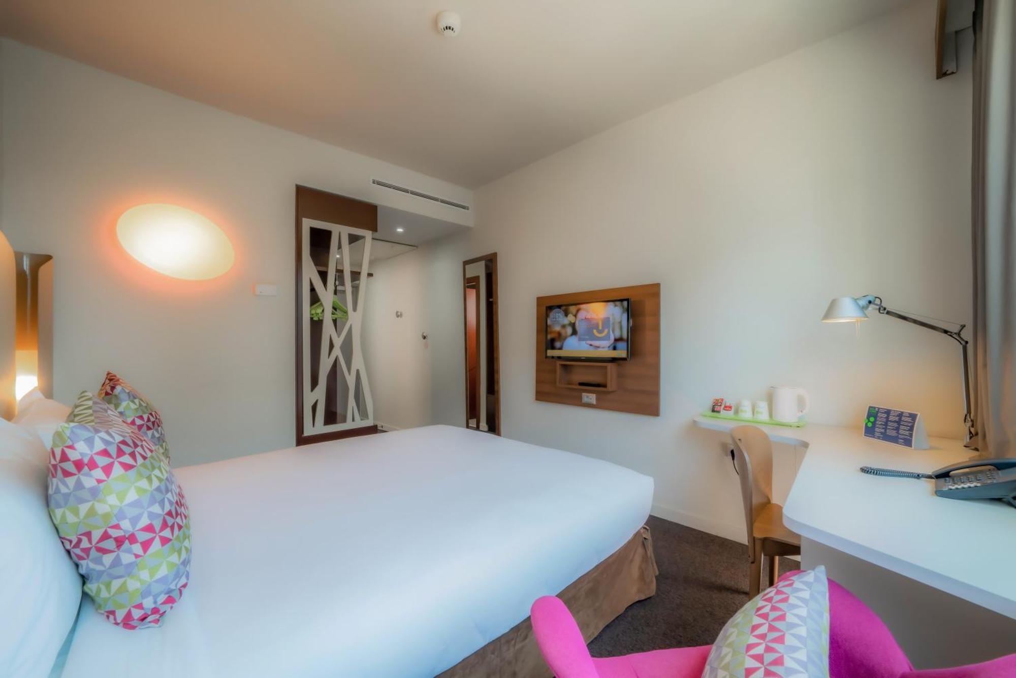 فندق Campanile Centre 3*
